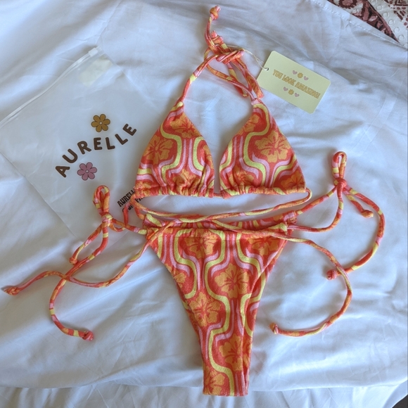 Aurelle Lilo Bikini Set - Picture 1 of 5